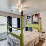 Vals Eclectic Classen Cottage