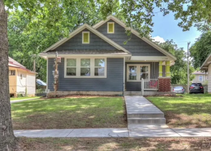 Vals Eclectic Classen Cottage
